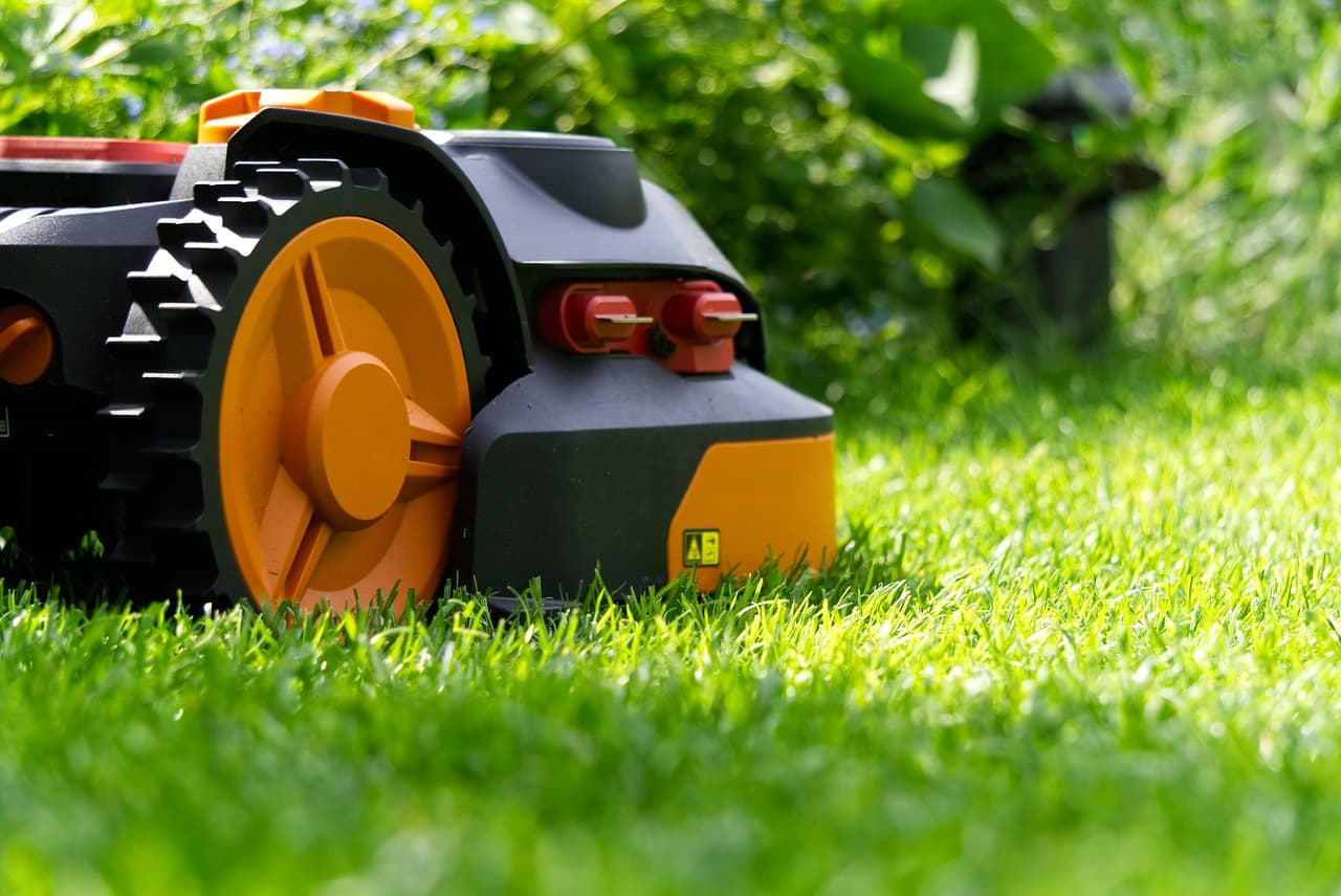 Waar Let je op bij het Kiezen van een Robotmaaier?